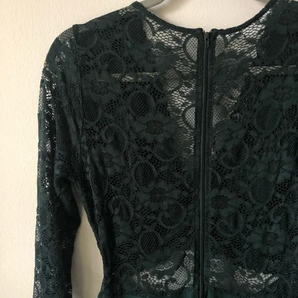 Privy Beautiful green dress with lace design - Picture 9 of 11